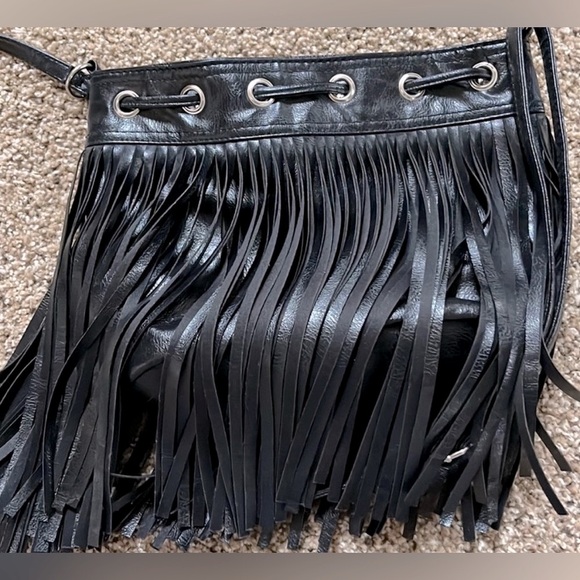H&M Women’s Faux Leather Hobo Purse with Fringe & Wallet Set in Black- 2 Pieces - Picture 3 of 7